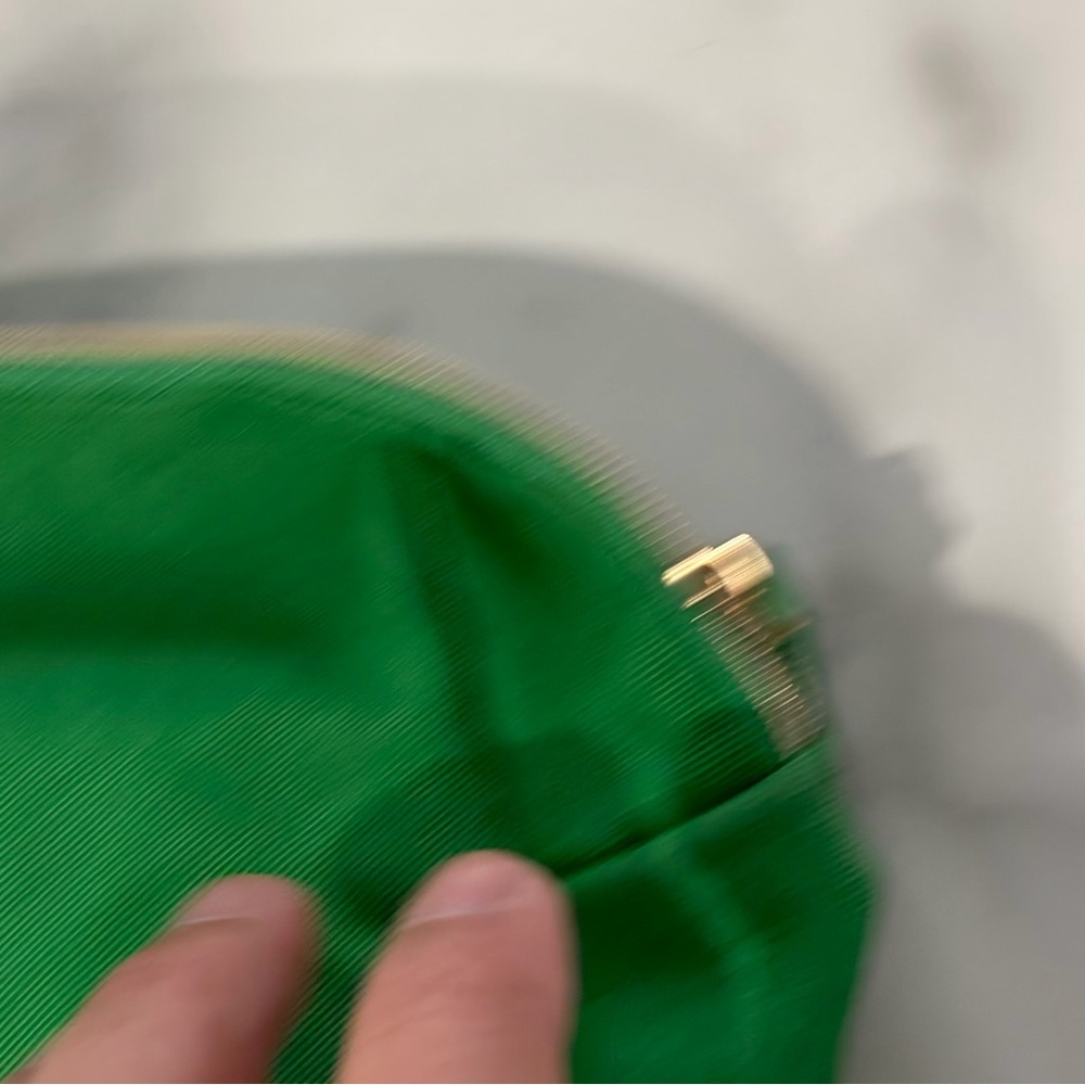 L'Occitane Zipper Cotton w/Lining
Beauty Pouch - Picture 7 of 7